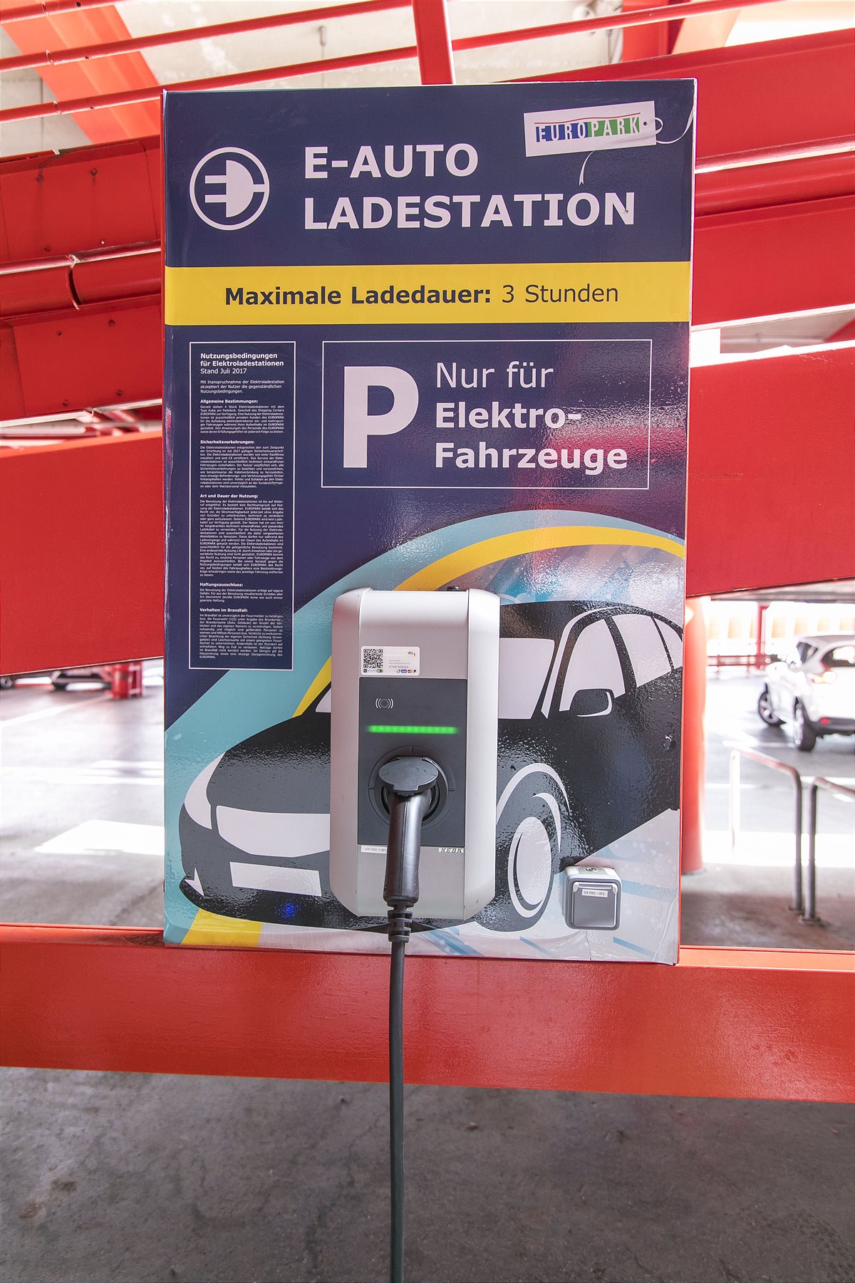 3_E-filling stations at EUROPARK Salzburg_c_Wildbild