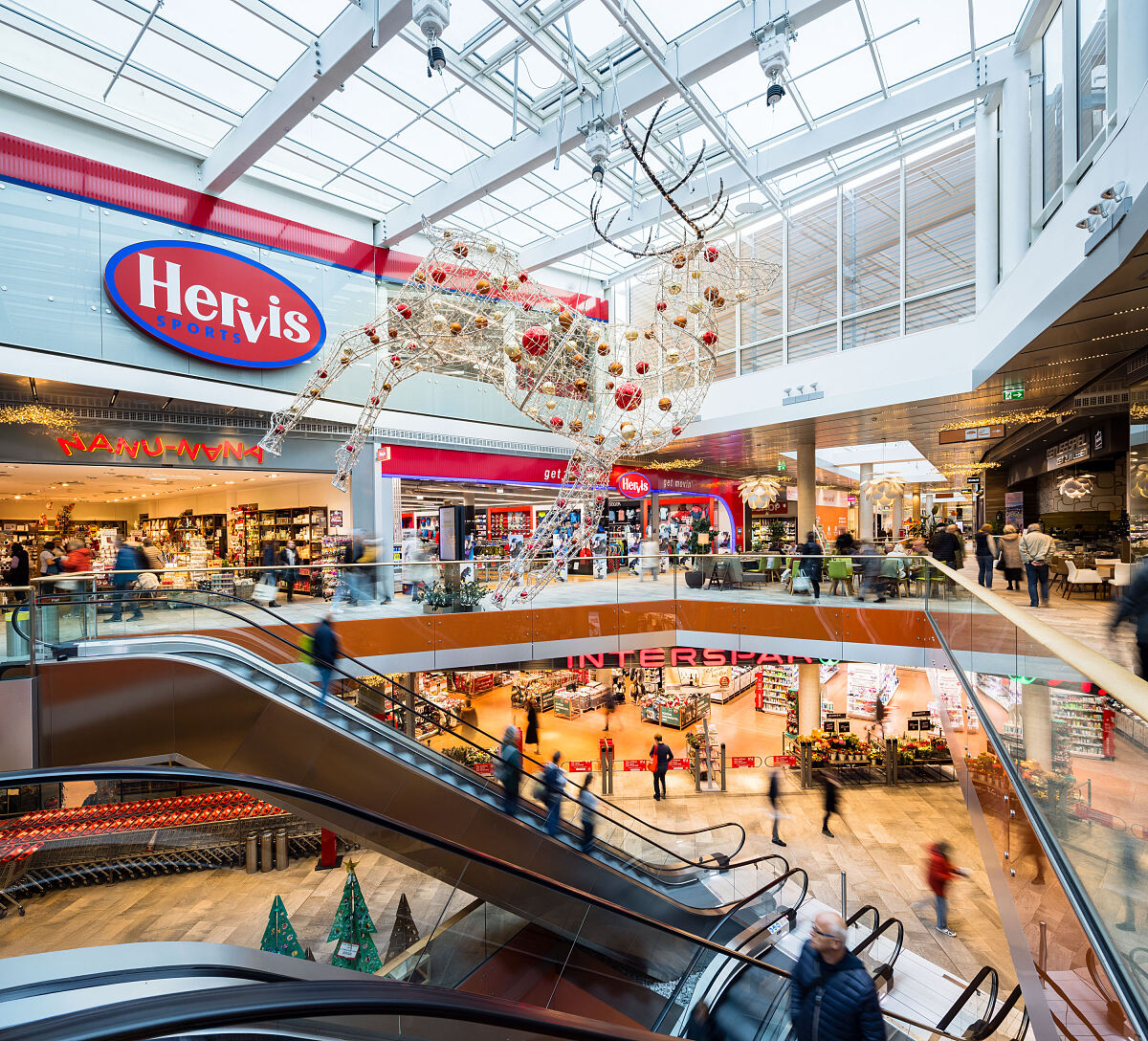 Weihnachtliche Mall MARIANDL Krems 